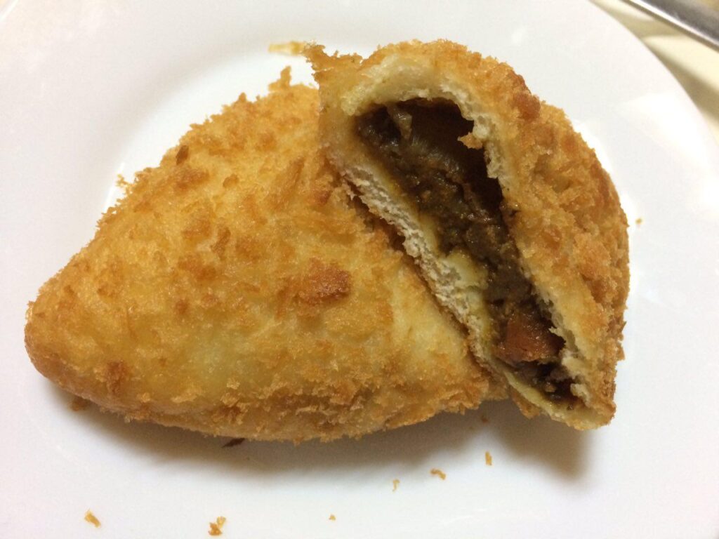 ラッセン　カレーパン